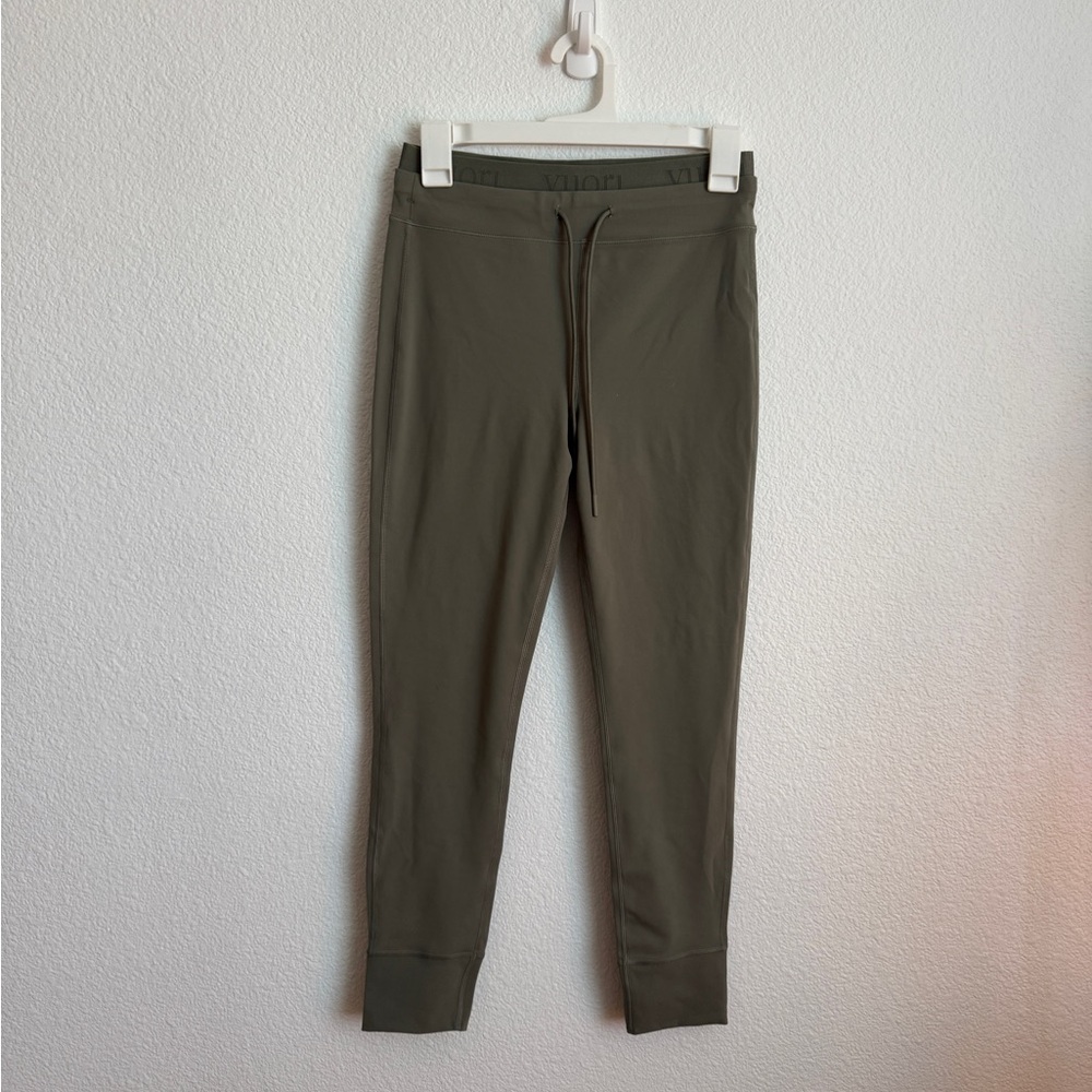 Vuori Dark Olive Leggings - Medium